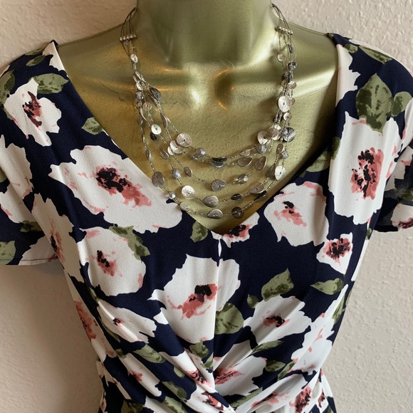 Navy Dee Elly Floral Tie Front Romper - Picture 7 of 8